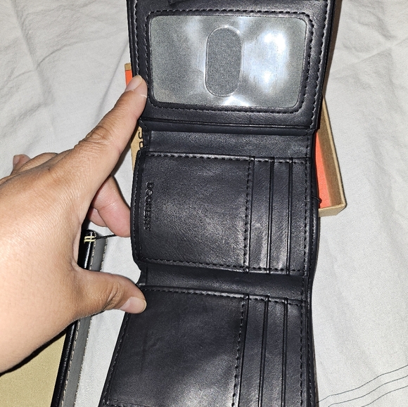 Dockers Tri-Fold Wallet, Black - Picture 3 of 8